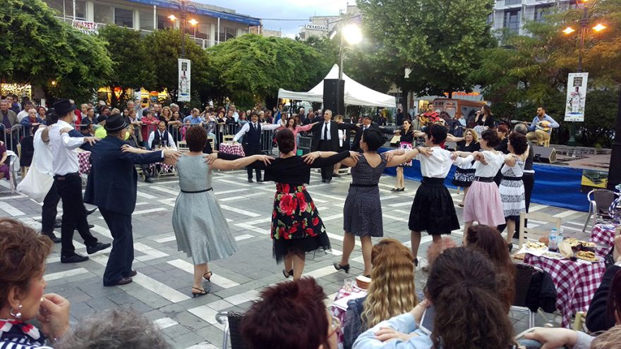 &Rho;&epsilon;&mu;&pi;έ&tau;&iota;&kappa;&eta; &beta;&rho;&alpha;&delta;&iota;ά &mu;&epsilon; &theta;έ&mu;&alpha; &tau;&omicron; &kappa;&rho;&alpha;&sigma;ί