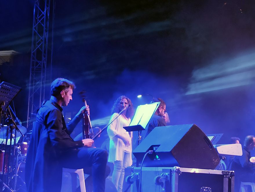 &Sigma;&upsilon;&mu;&mu;&epsilon;&tau;&omicron;&chi;ή &sigma;&tau;&eta; &phi;&epsilon;&sigma;&tau;&iota;&beta;&alpha;&lambda;&iota;&kappa;ή &epsilon;&kappa;&delta;ή&lambda;&omega;&sigma;&eta; &tau;&eta;&sigmaf; &Delta;&rho;&alpha;&mu;&omicron;&iota;&nu;&omicron;&gamma;&nu;&omega;&sigma;ί&alpha;&sigmaf;