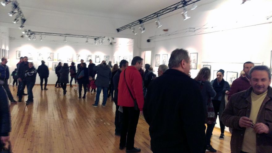 &Epsilon;&pi;ί&sigma;&kappa;&epsilon;&psi;&eta; &sigma;&epsilon; έ&kappa;&theta;&epsilon;&sigma;&eta; &zeta;&omega;&gamma;&rho;&alpha;&phi;&iota;&kappa;ή&sigmaf; &mu;&epsilon; &theta;έ&mu;&alpha; &laquo;&chi;&rho;&upsilon;&sigma;&iota;&kappa;&omicron;ί &kappa;&alpha;&iota; &alpha;ϋ&phi;ά&nu;&tau;&rho;&epsilon;&sigmaf;&raquo;