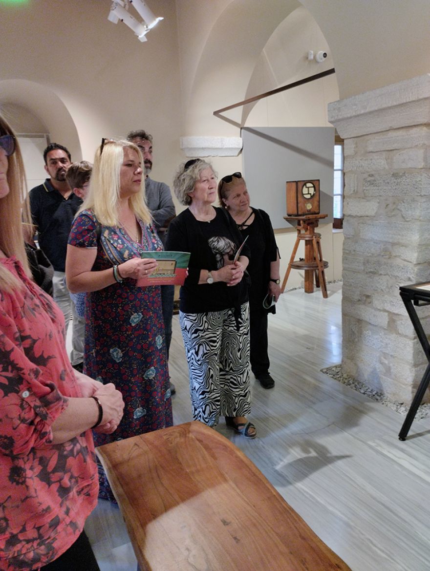 &Epsilon;&pi;ί&sigma;&kappa;&epsilon;&psi;&eta; &sigma;&epsilon; έ&kappa;&theta;&epsilon;&sigma;&eta; &rho;&alpha;&delta;&iota;&omicron;&phi;ώ&nu;&omega;&nu;