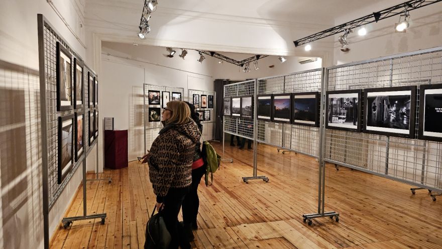 &Epsilon;&pi;ί&sigma;&kappa;&epsilon;&psi;&eta; &sigma;&epsilon; έ&kappa;&theta;&epsilon;&sigma;&eta; &phi;&omega;&tau;&omicron;&gamma;&rho;&alpha;&phi;ί&alpha;&sigmaf; &tau;&eta;&sigmaf; &Phi;&omega;&tau;&omicron;&gamma;&rho;&alpha;&phi;&iota;&kappa;ή&sigmaf; &Omicron;&mu;ά&delta;&alpha;&sigmaf; Έ&phi;&omicron;&delta;&omicron;&sigmaf;