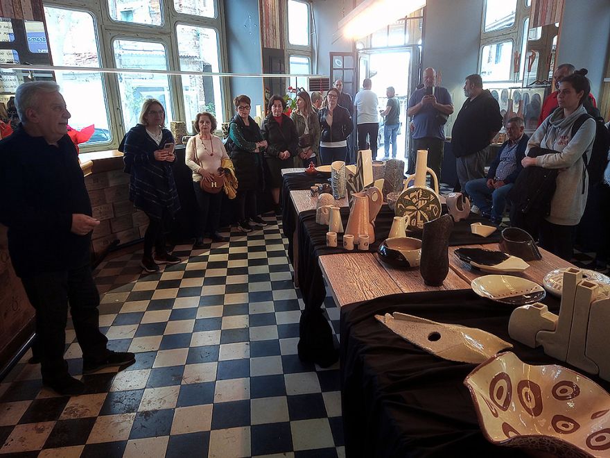 &Epsilon;&pi;ί&sigma;&kappa;&epsilon;&psi;&eta; &sigma;&epsilon; έ&kappa;&theta;&epsilon;&sigma;&eta; &kappa;&epsilon;&rho;&alpha;&mu;&iota;&kappa;ή&sigmaf;